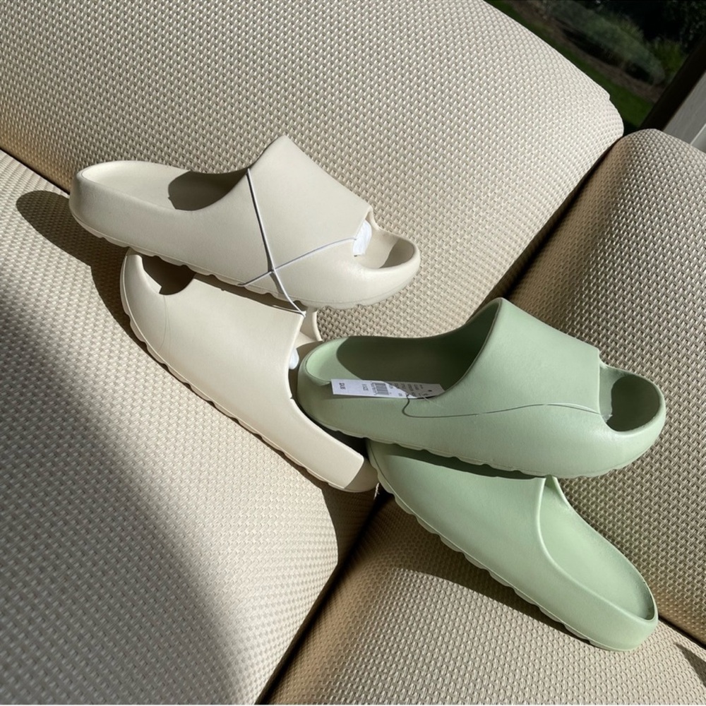 PacSun Women's Cream Lugged Slide Sandals Slides Shoes Slippers Pool Summer